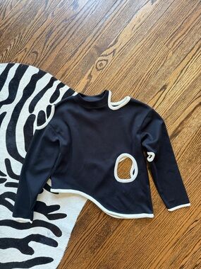 UNITED TOKYO - Structured Sweater